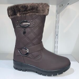 BROWN SNOW BOOTS